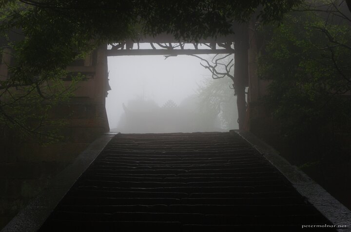 Ancient gate on Mount Qingcheng