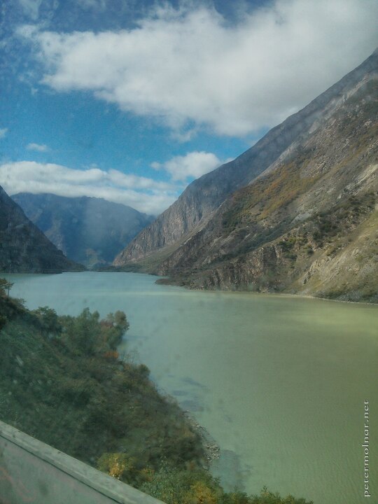 A view from the bus on our way to Jiuzhaigou