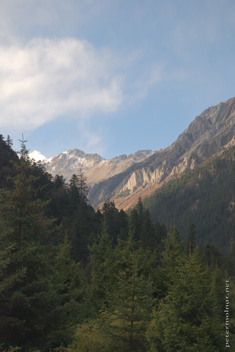 Scene from the Primeval Forest bus stop in
Jiuzhaigou.