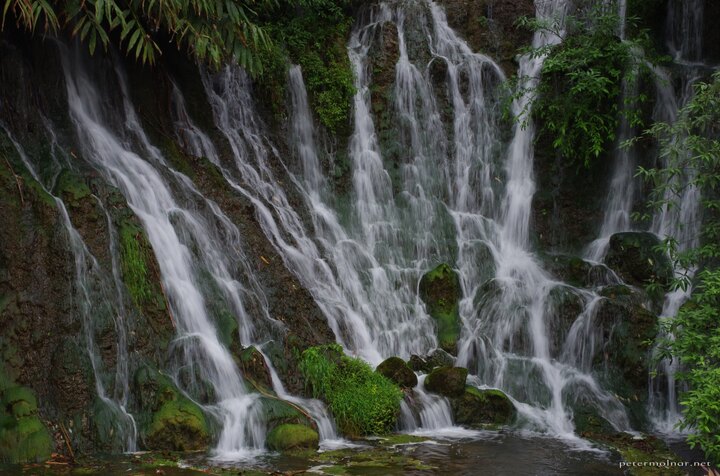 Artificial waterfall at the main entrance to the paths up to Mount
Emei