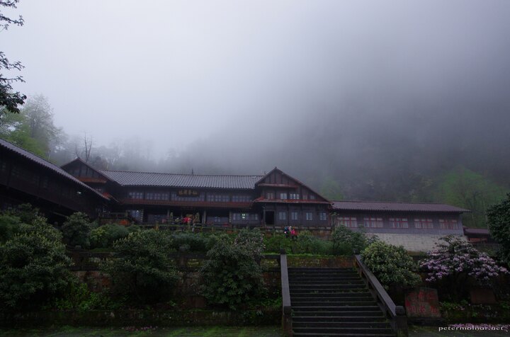 The front view of the monastery we slept at at
Emeishan