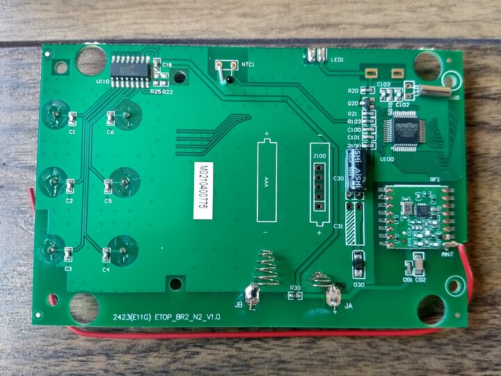 The back of a disassembled Herschel T2 (thermostat)
unit