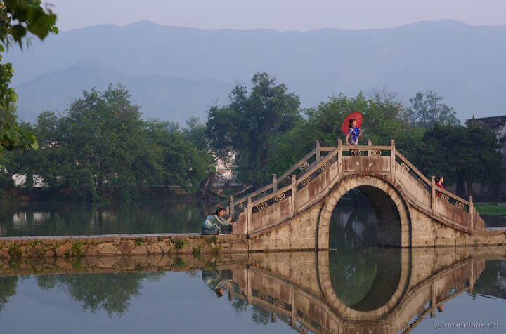 Hongcun bridge closeup