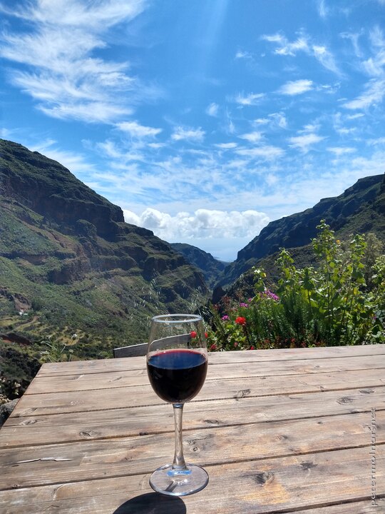 oldschool instagram, drink with a view