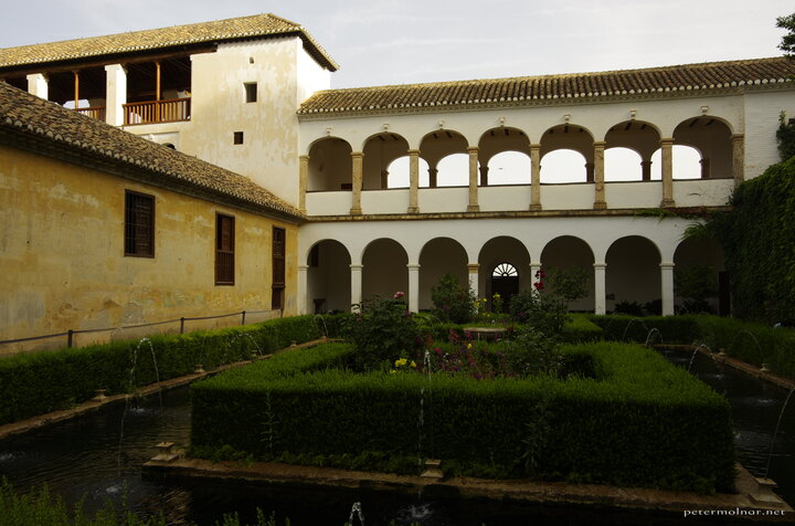 There's an incredible peacefullness and welcoming feel in the
Generalife